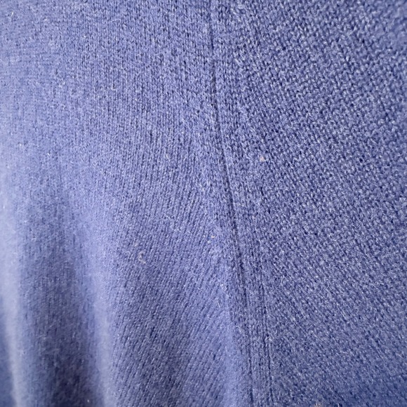 Lord & Taylor 100% Cashmere V-Neck Sweater Blue Asymmetric Hem Luxury Knit Med - Picture 13 of 13